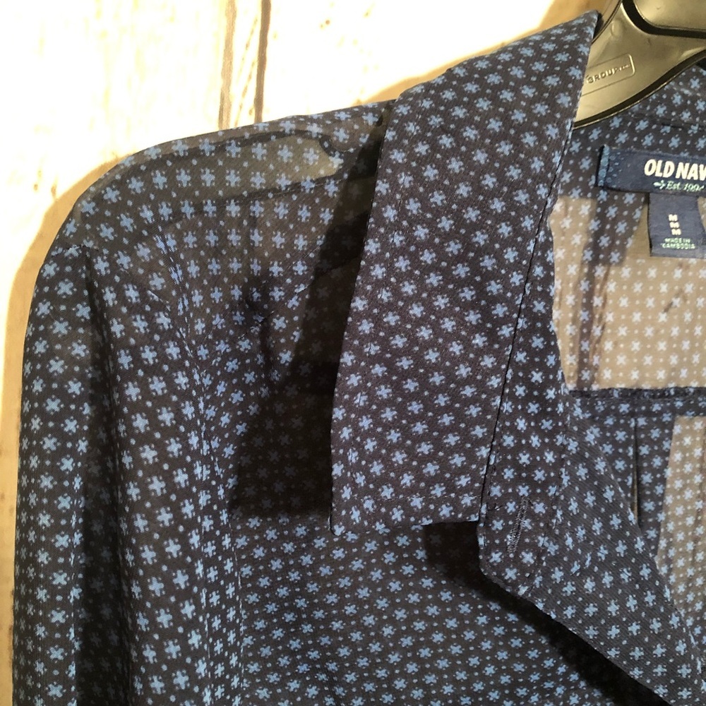 EUC Sheer Old Navy Patterned Polyester Blouse - Picture 6 of 7